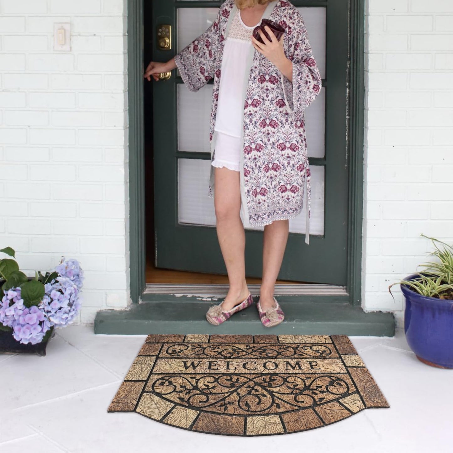Durable Welcome Door Mats, 24"X36" Heavy-Duty Large Welcome Mat for Front Door with Non-Slip Rubber Backing, Door Mats for outside Entry High Traffic Area（Leaves）